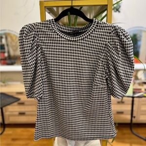 Haute Monde Black and White Puff Sleeve Blouse